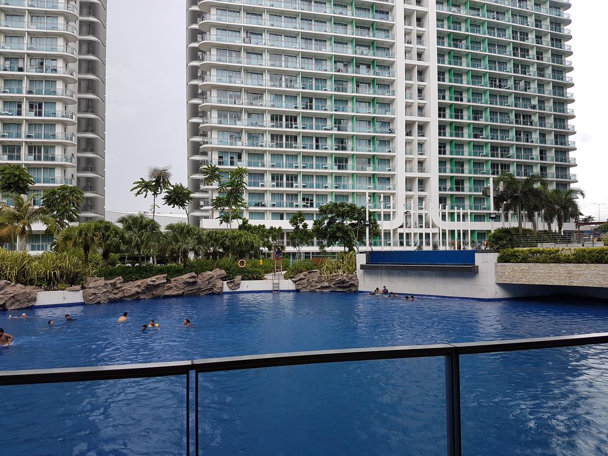 Azure Tropical Paradise Manila Exterior foto